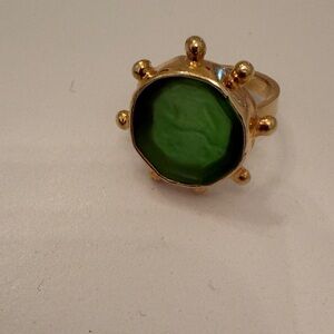 Chic Gold Ring with Green Stone